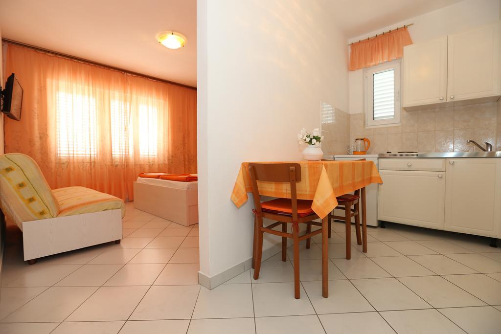 Apartments Ljubica バスカ エクステリア 写真