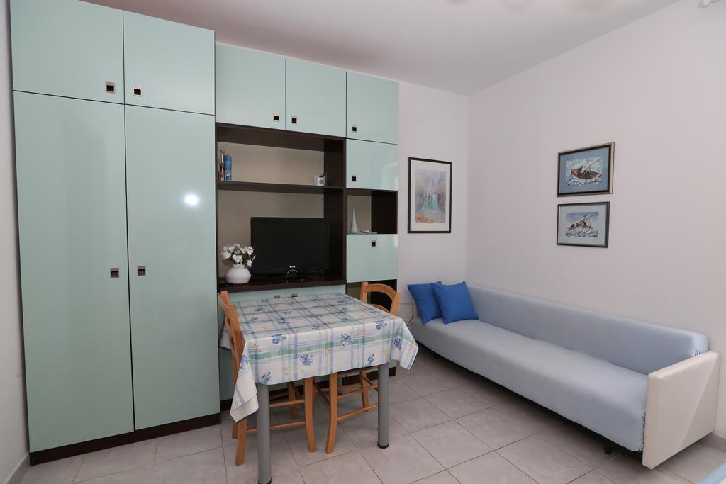 Apartments Ljubica バスカ エクステリア 写真